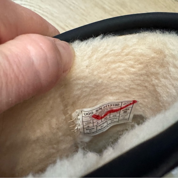 Ugg boots - Picture 4 of 4